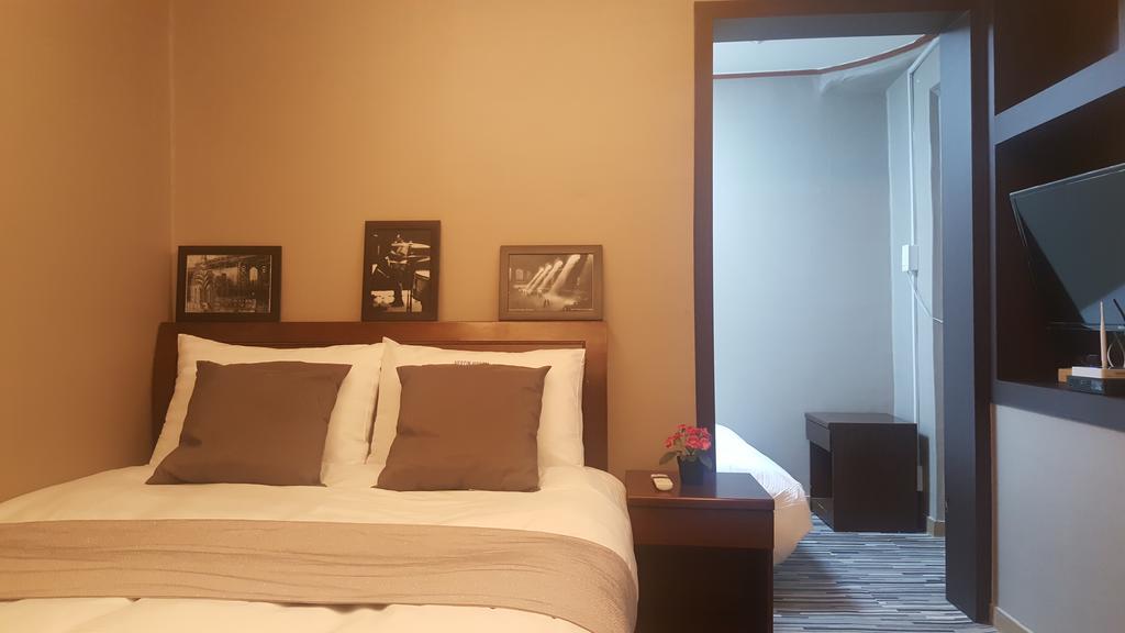 Myeongdong Time Hostel Seoul Exterior photo